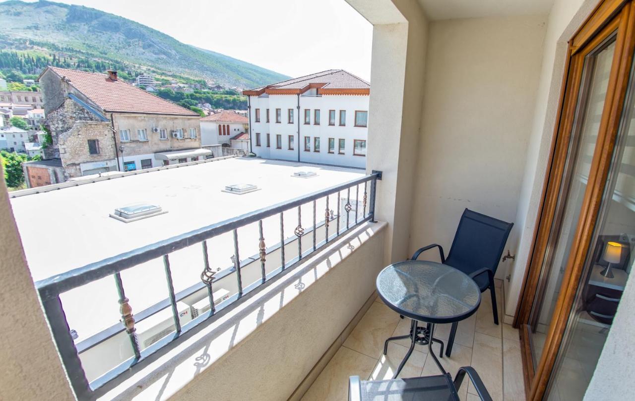Apartment Light De Luxe - With Old Bridge View Mostar Exteriör bild