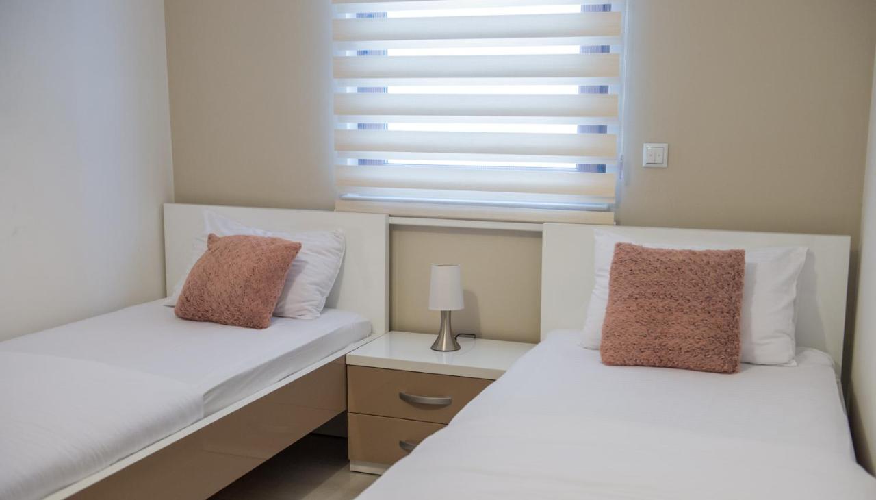Apartment Light De Luxe - With Old Bridge View Mostar Exteriör bild