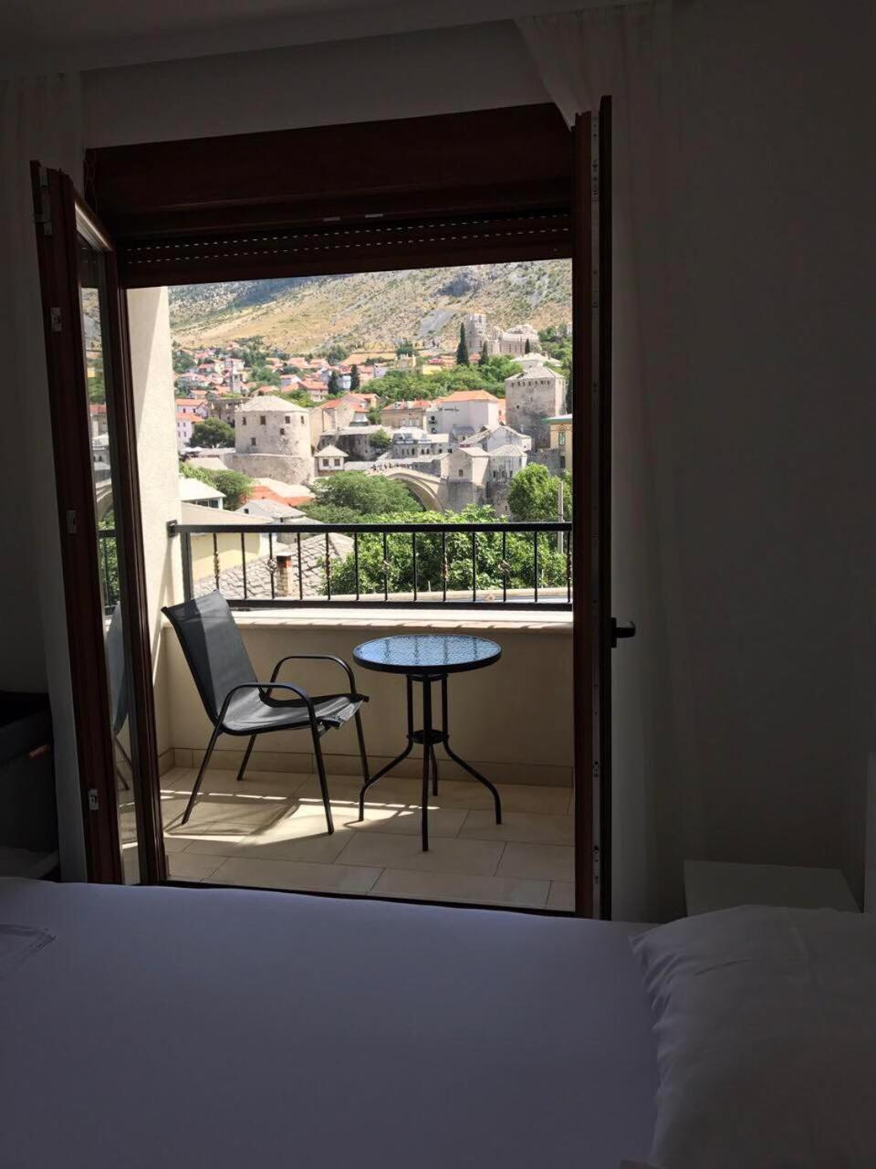 Apartment Light De Luxe - With Old Bridge View Mostar Exteriör bild